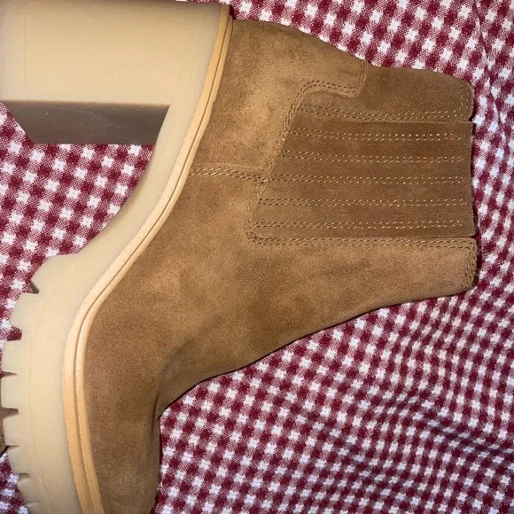 Dolce Vida Caramel Suede Booties - Picture 2 of 8